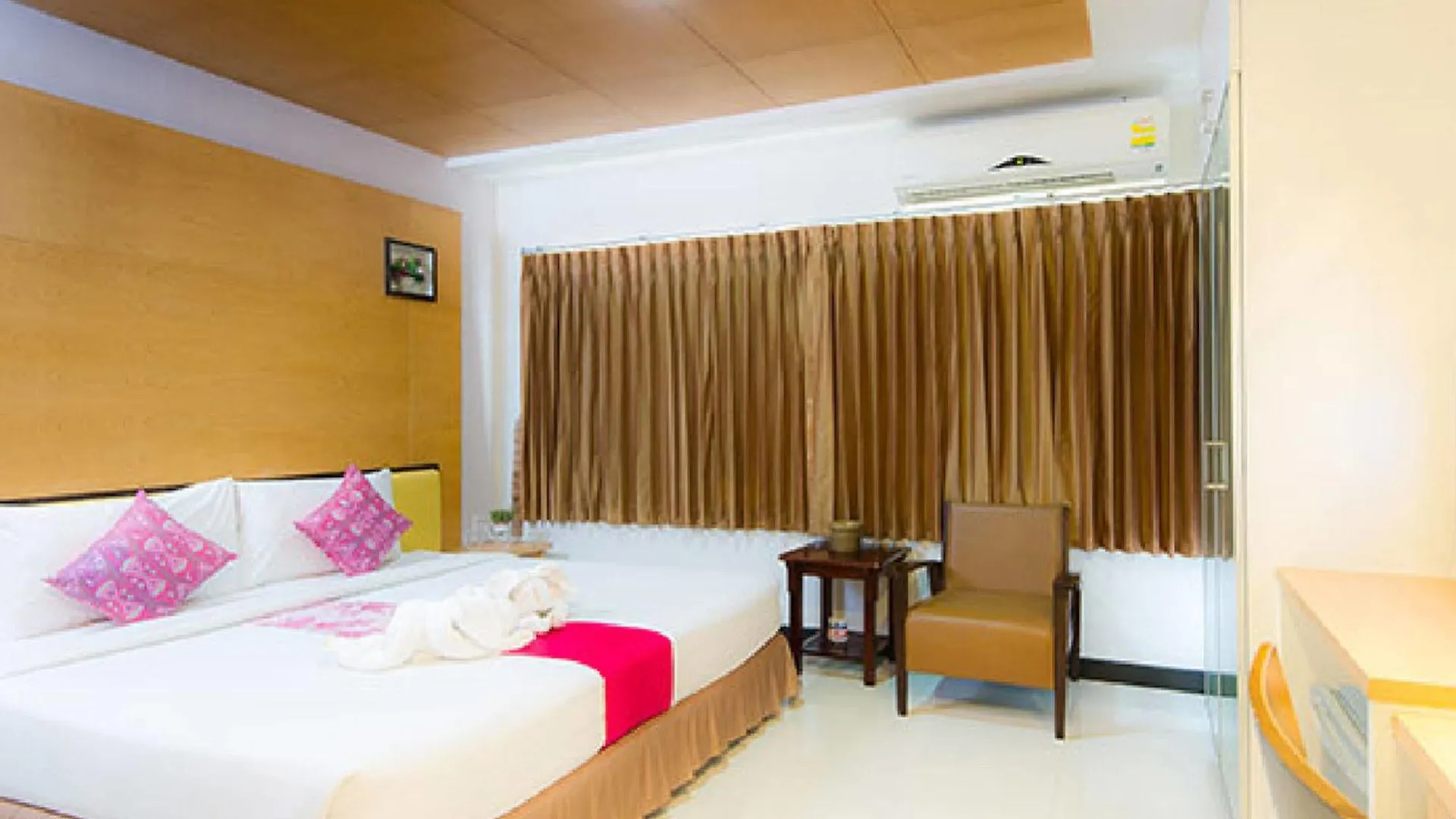 Oyo 624 Phi Phi Palms Residence Отель Пхипхи